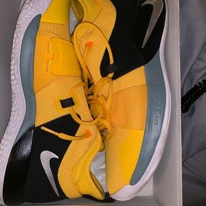 Paul George 2.5 Size 10.5